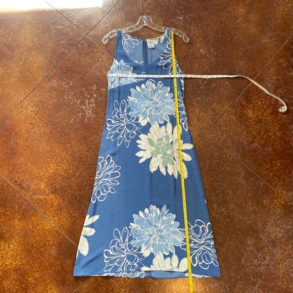 Old Navy Outlet Maxi Dress Floral Blue/White 2 - Picture 3 of 6
